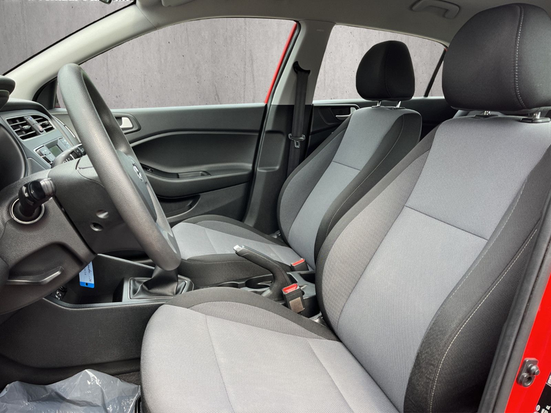 Hyundai i20 Select KLIMA/TEMP/USB — photo 11