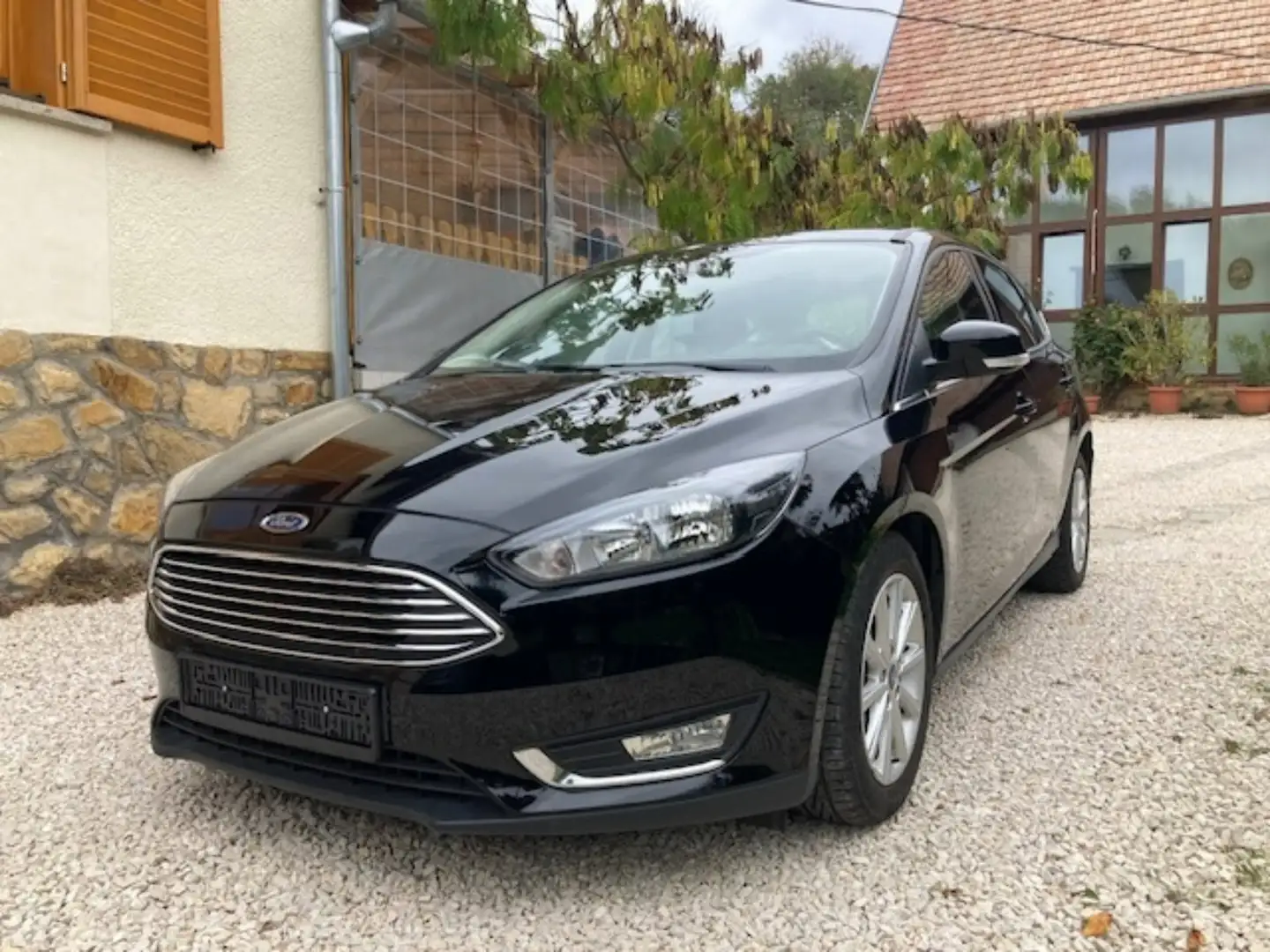 Ford Focus Focus 1,5 EcoBoost Titanium Automatik! Scheckheft! Schwarz - 1