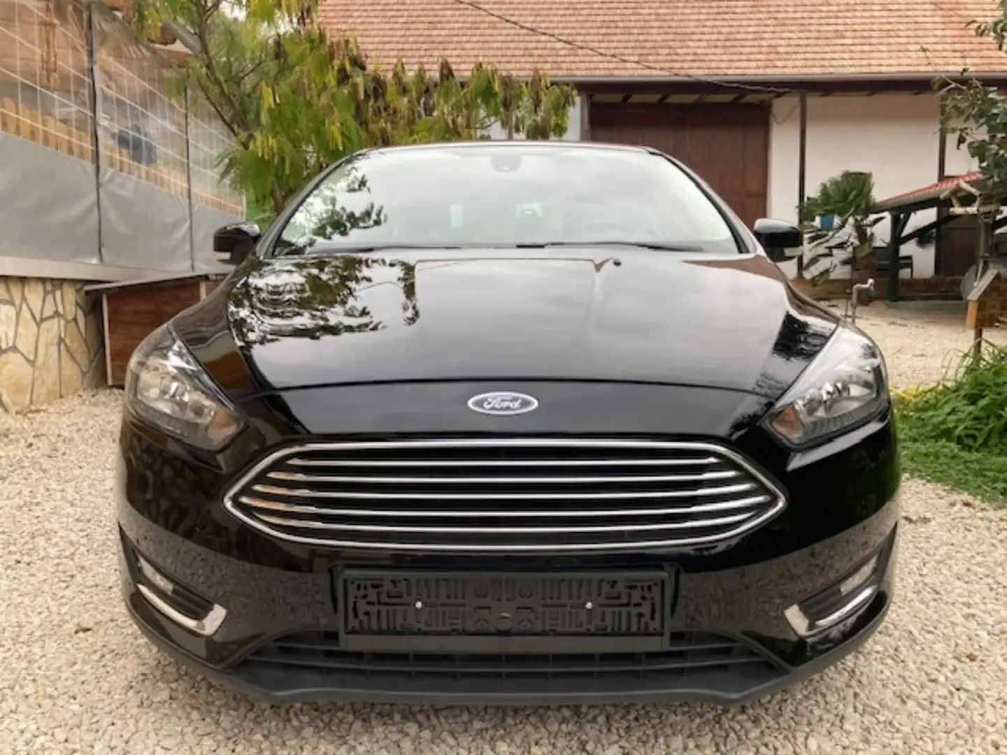 Ford Focus Focus 1,5 EcoBoost Titanium Automatik! Scheckheft! Schwarz - 2