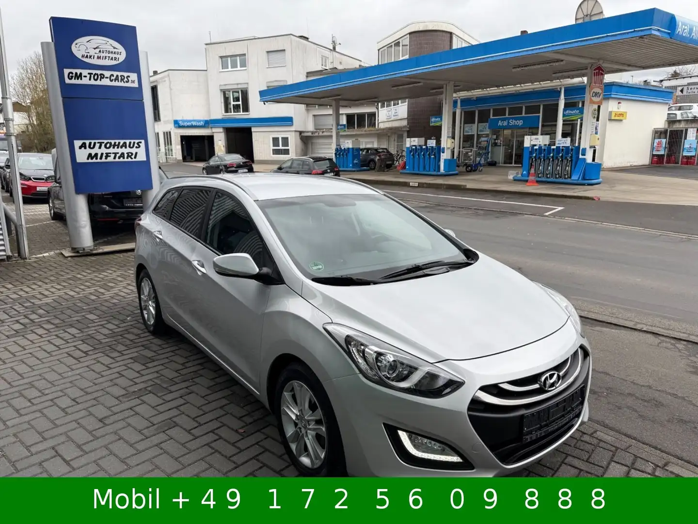 Hyundai i30 cw 1,6 GDI AHK FIFA World Cup Edition Silber - 2
