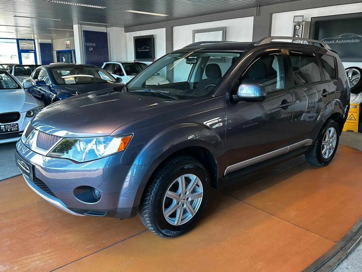 Mitsubishi Outlander 70-TKM/MFL/TEMPOMAT/AHK/TEMPOMAT Grau - 1