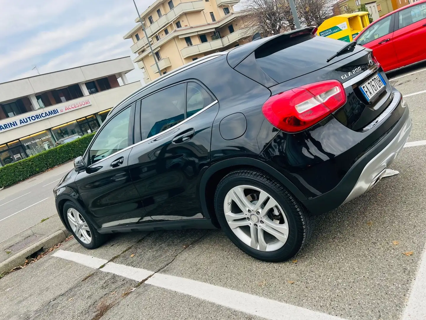 Mercedes-Benz GLA 200 d Business 4matic auto - 1