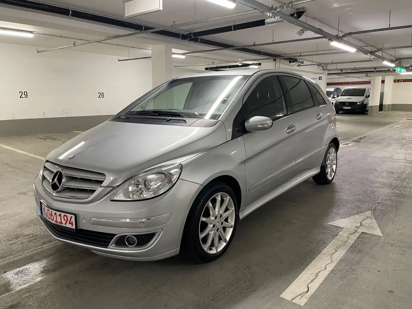 Mercedes-Benz B 200 B -Klasse B 200 Zilver - 1