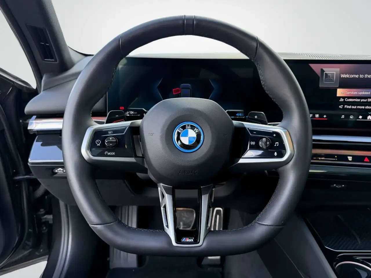 BMW 5 Series снимка BMW 5 Series