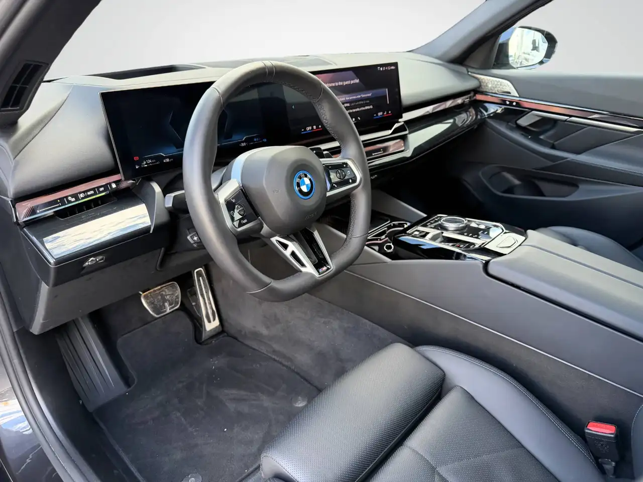 BMW 5 Series снимка BMW 5 Series