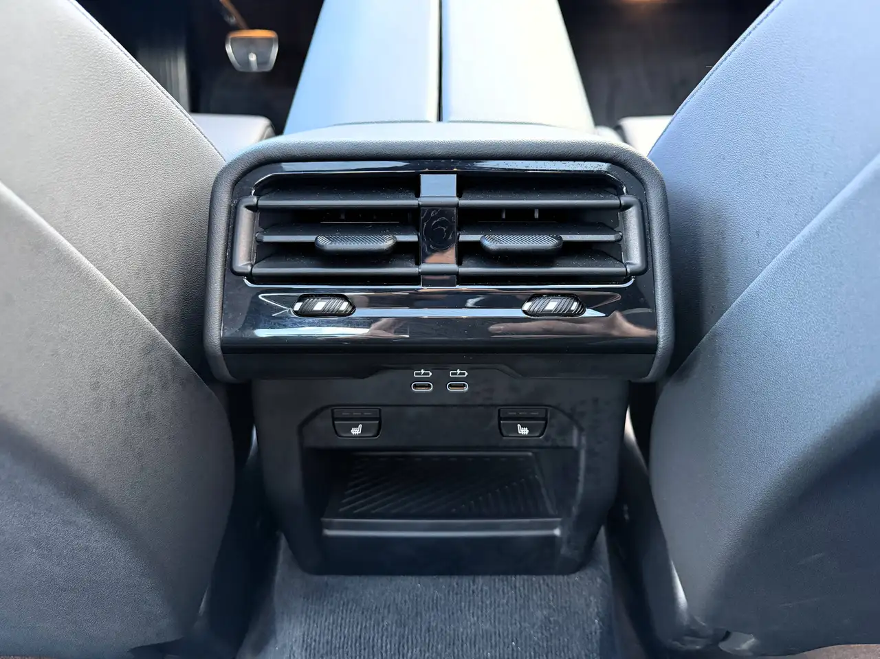 BMW 5 Series снимка BMW 5 Series