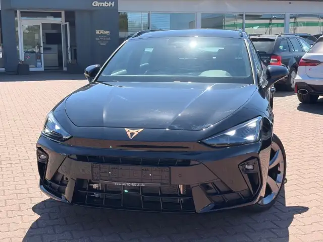 Cupra Leon view 2