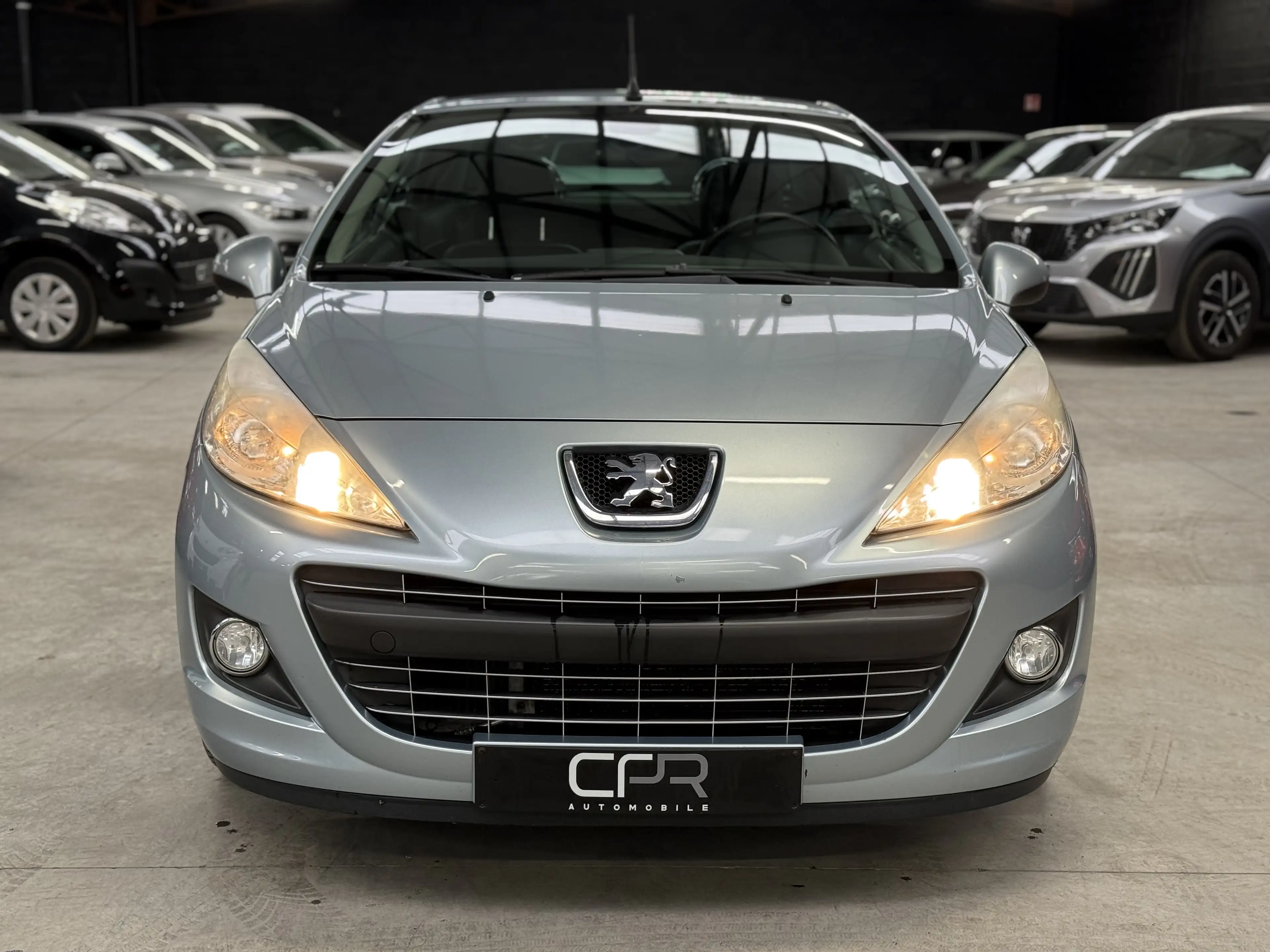 Peugeot 207 CC 1.6 D Roland Garros * CUIR * CLIM AUTO * PROPRE — photo 2