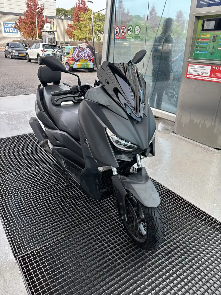 Yamaha X-Max 125