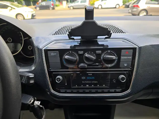 Volkswagen Up! view 12