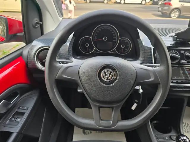 Volkswagen Up! view 13