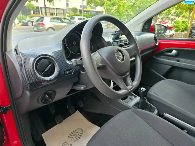 Volkswagen Up! view 6