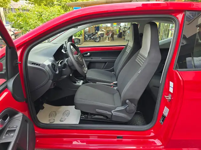 Volkswagen Up! view 7