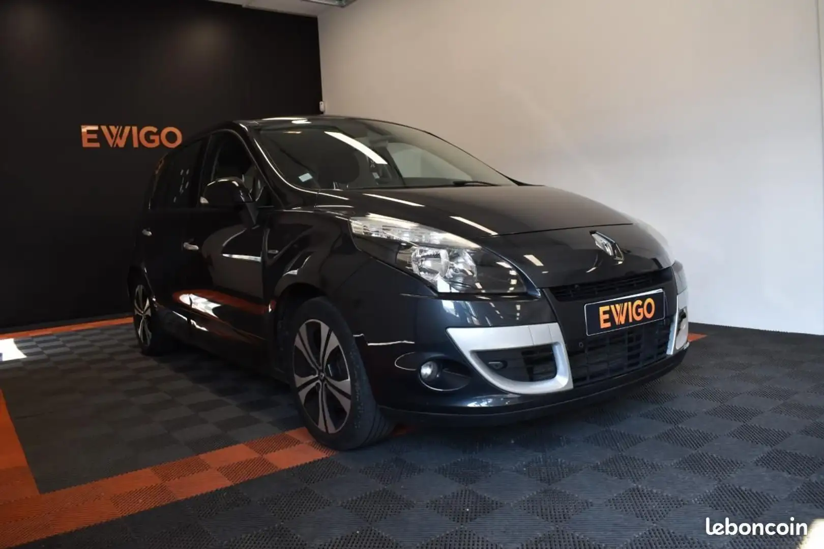 Renault Scenic Scénic 1.4 TCE 131ch BOSE RADAR AV AR GPS SUIVI GA Noir - 1