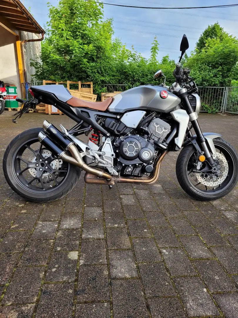 Honda CB 1000 R + - 1