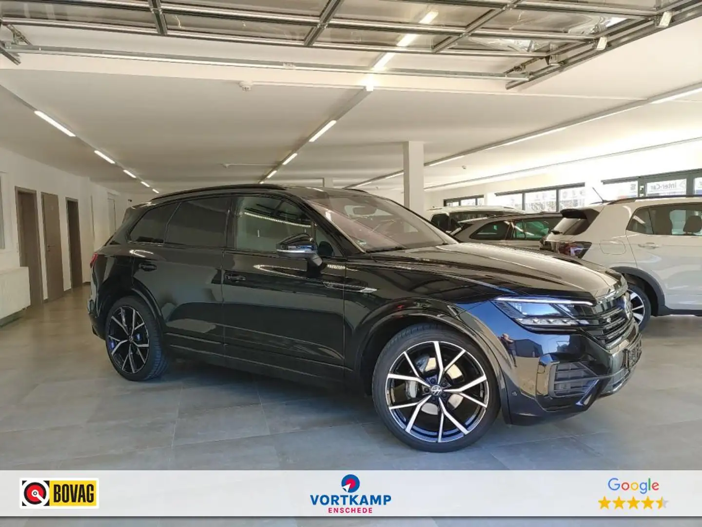 Volkswagen Touareg 3.0 TDI DSG R-LINE 4MOTION PANO-DAK/TREKHAAK/CAMER Zwart - 1