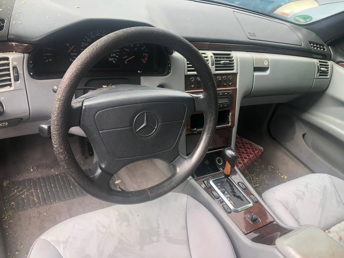 Mercedes-Benz E 420 E-Klasse Avantgarde V8 Automatik Klima Blau - 2