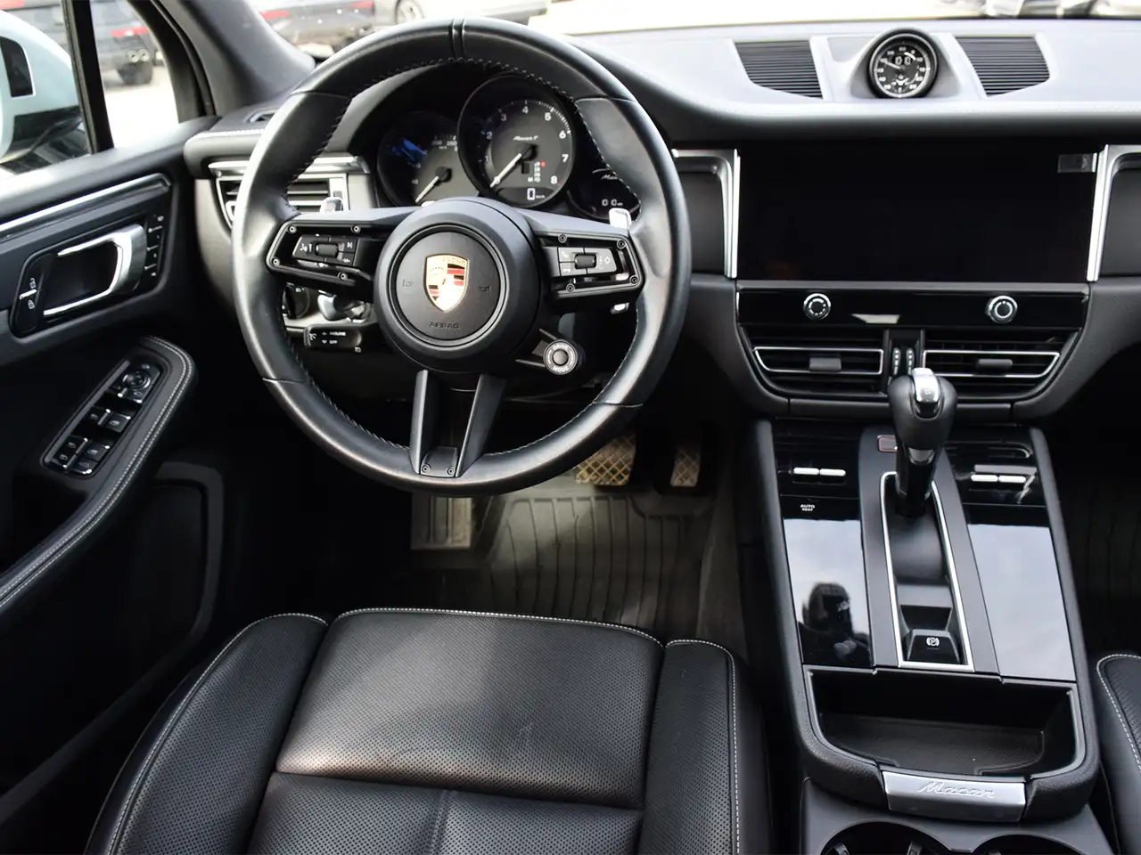 Porsche Macan снимка Porsche Macan