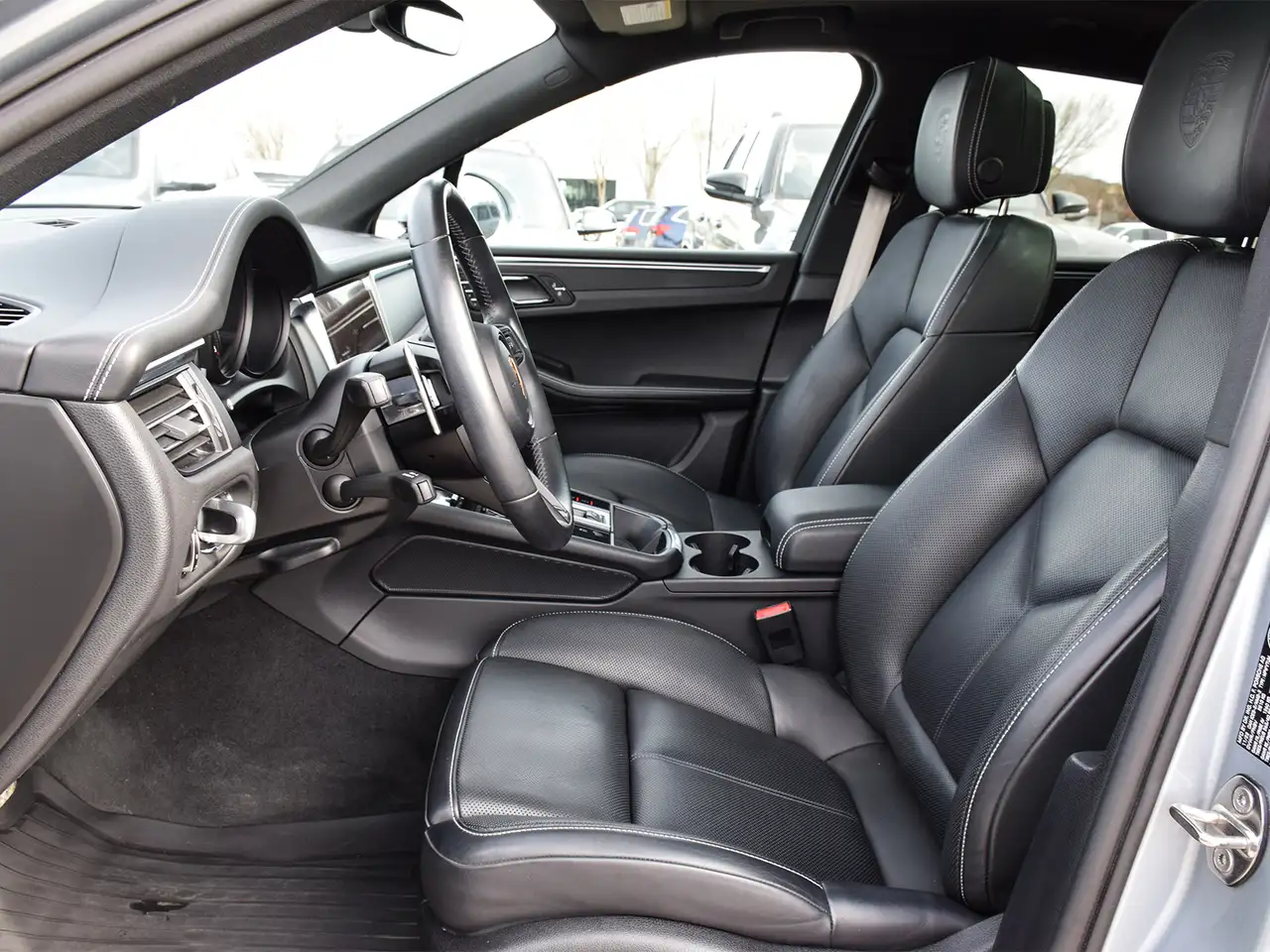 Porsche Macan снимка Porsche Macan
