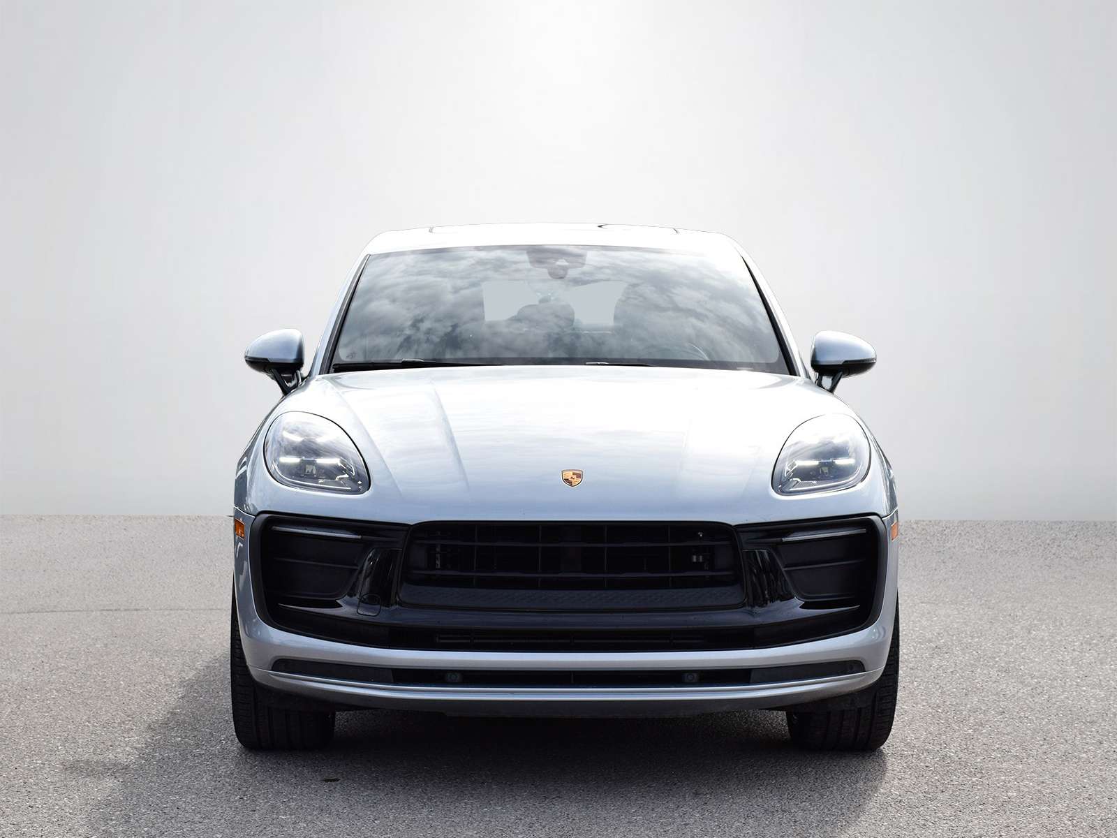 2023 Porsche Macan T alt 2