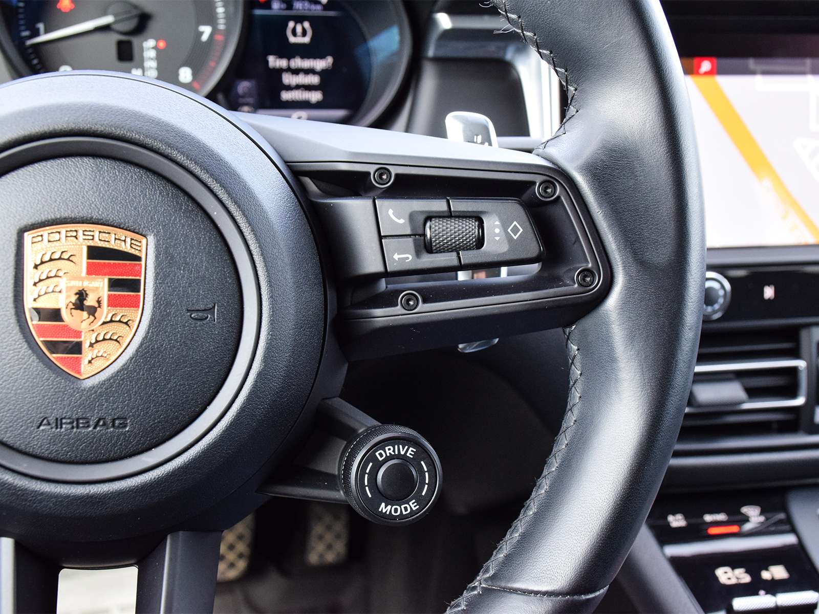 2023 Porsche Macan T thumb 21