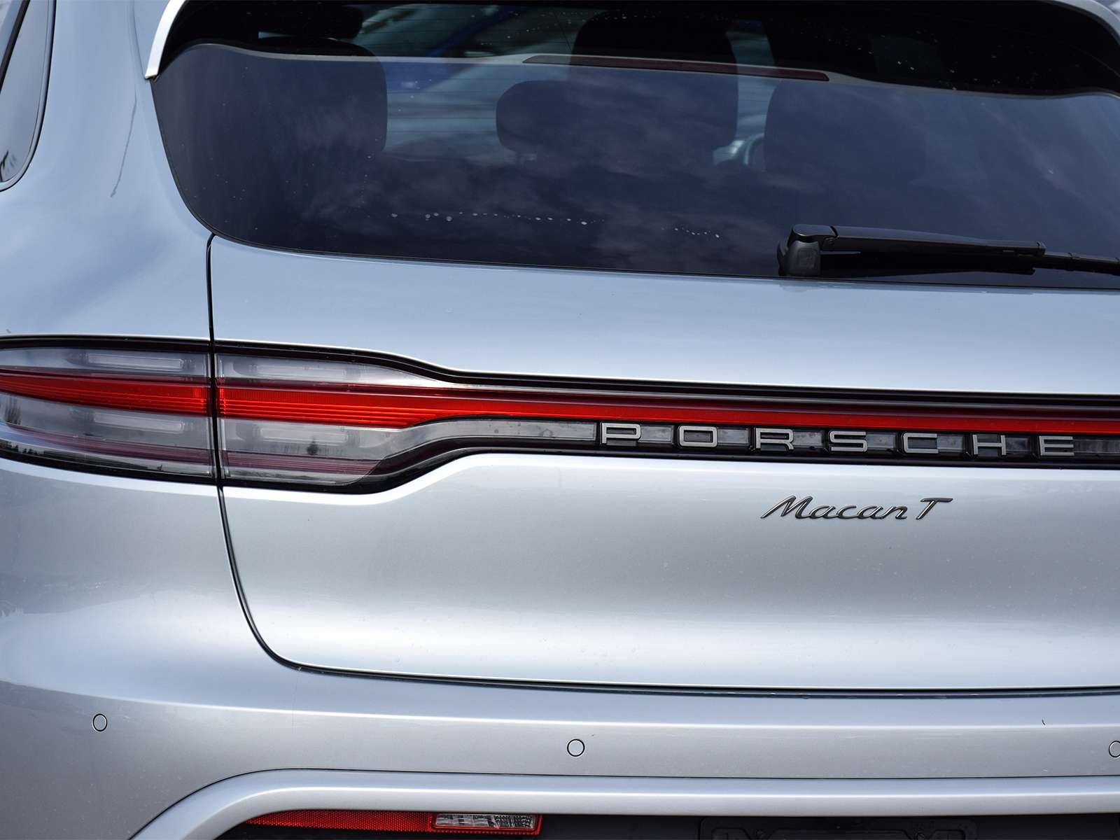 2023 Porsche Macan T thumb 8