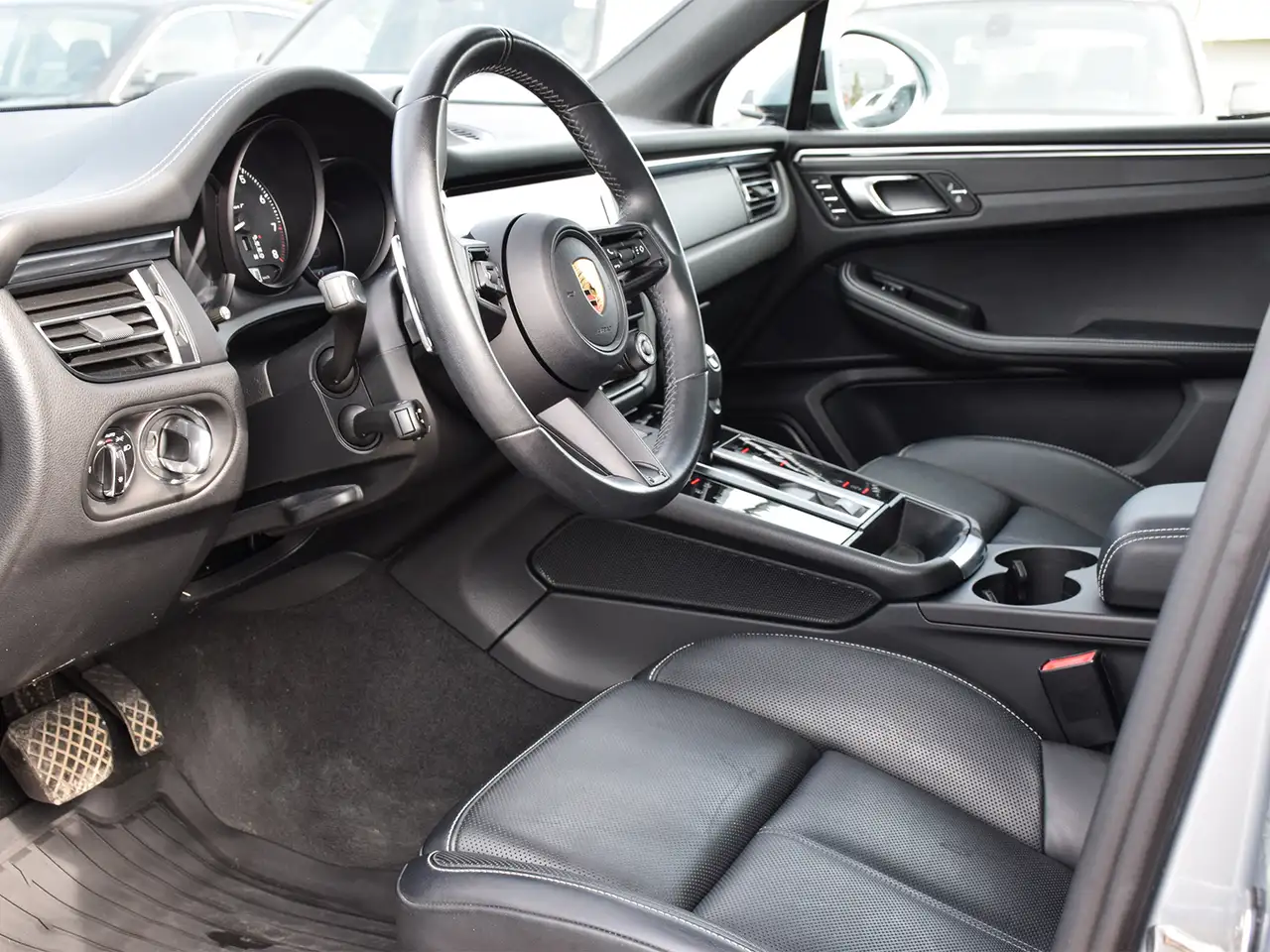 Porsche Macan снимка Porsche Macan