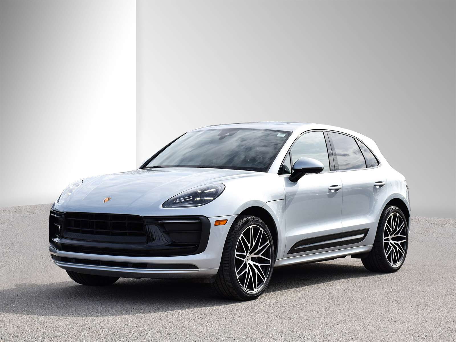 2023 Porsche Macan T