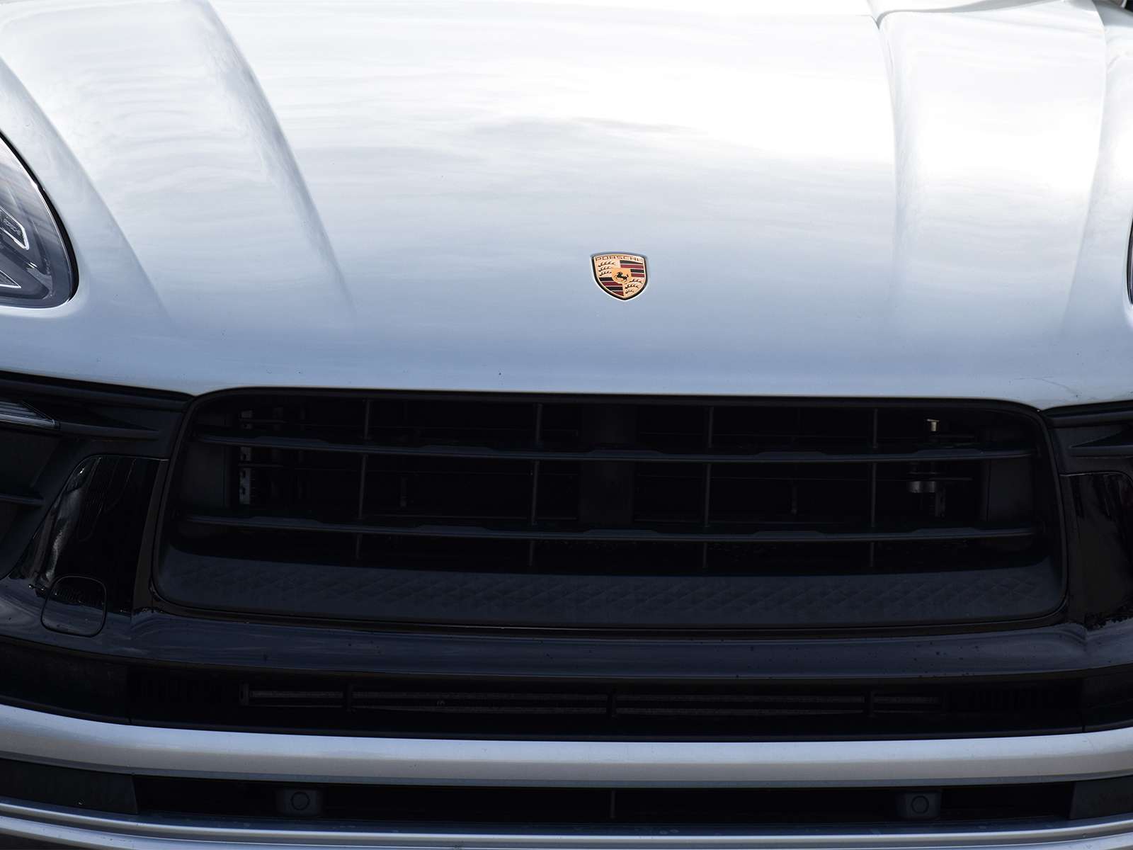 2023 Porsche Macan T thumb 6