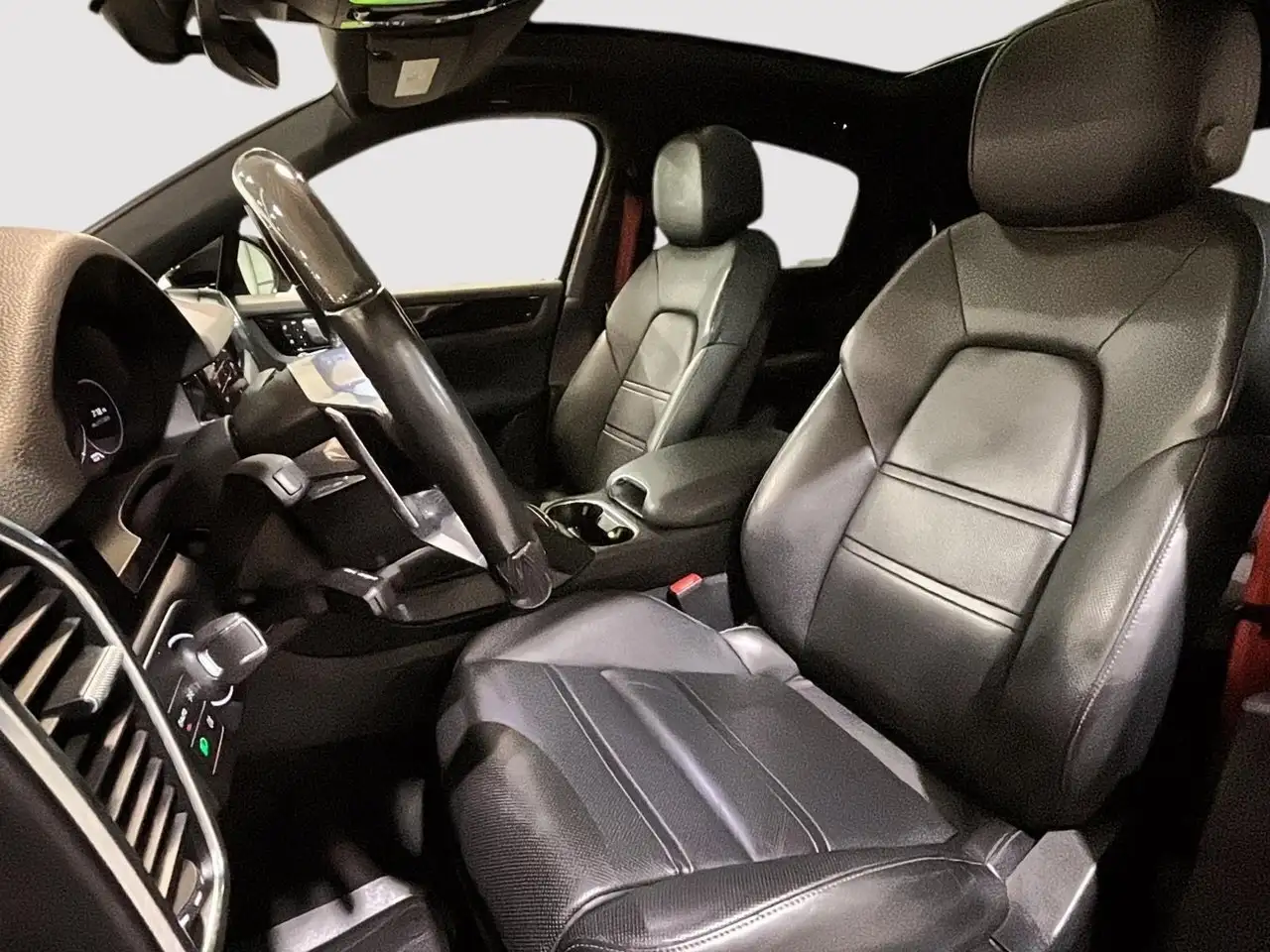 Porsche Cayenne снимка Porsche Cayenne