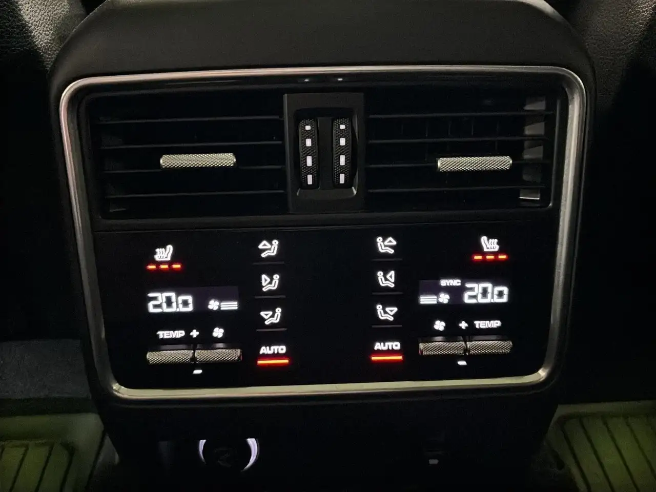 Porsche Cayenne снимка Porsche Cayenne
