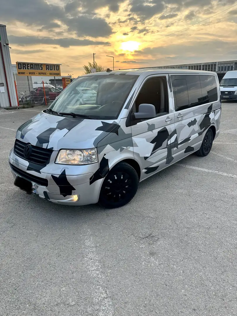 Volkswagen T5 Multivan Multivan+2.5+TDI+174+FAP+Confort+Tiptronic+(7pl) Чорний - 2
