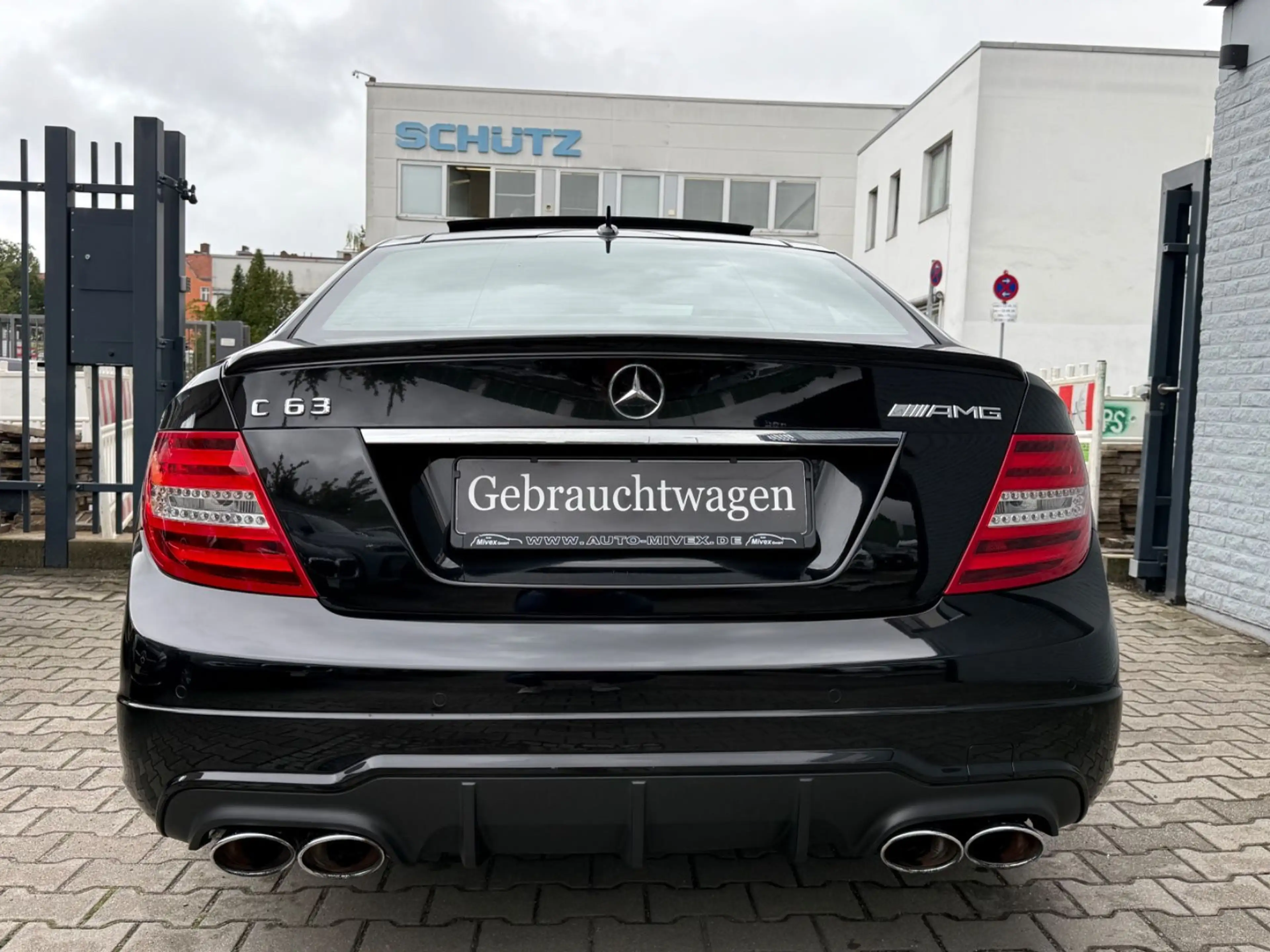 Mercedes-Benz C 63 AMG Coupé PANO*DISTRONIC*DESIGNO*TOP — photo 6
