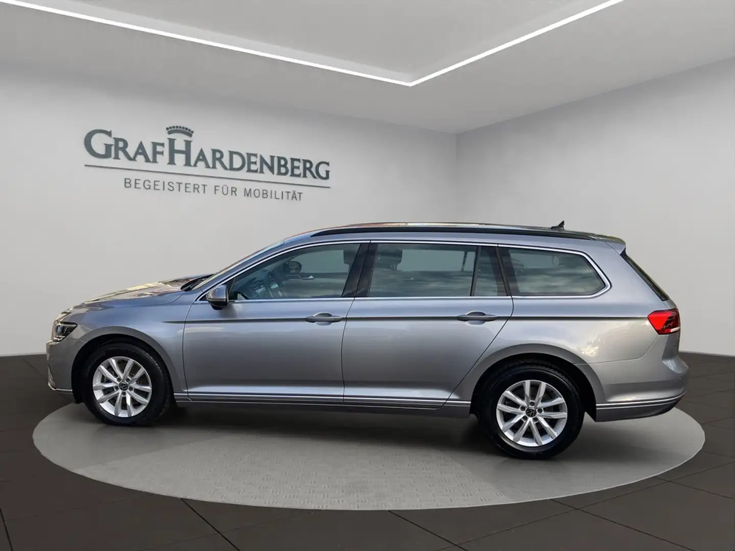 Volkswagen Passat Variant Business TDI Navi LED Silber - 2