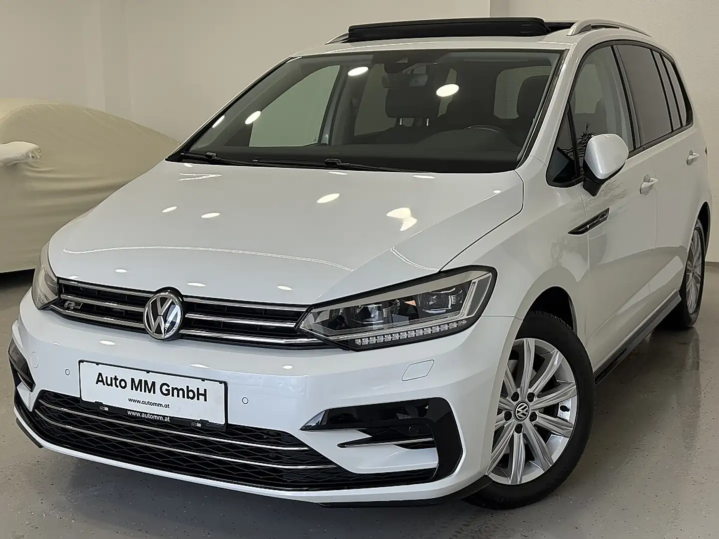 Volkswagen Touran Sky 2,0 SCR TDI DSG R Line Panoramadach AHK Weiß - 1