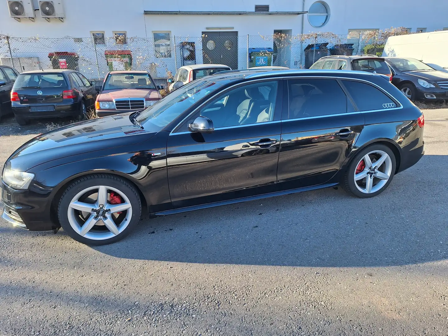 Audi A4 S Line Schwarz - 2