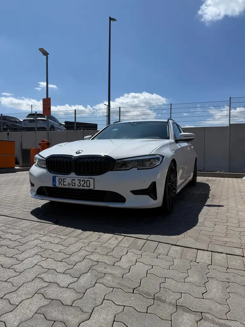 BMW 320 320d Touring Aut. - 1