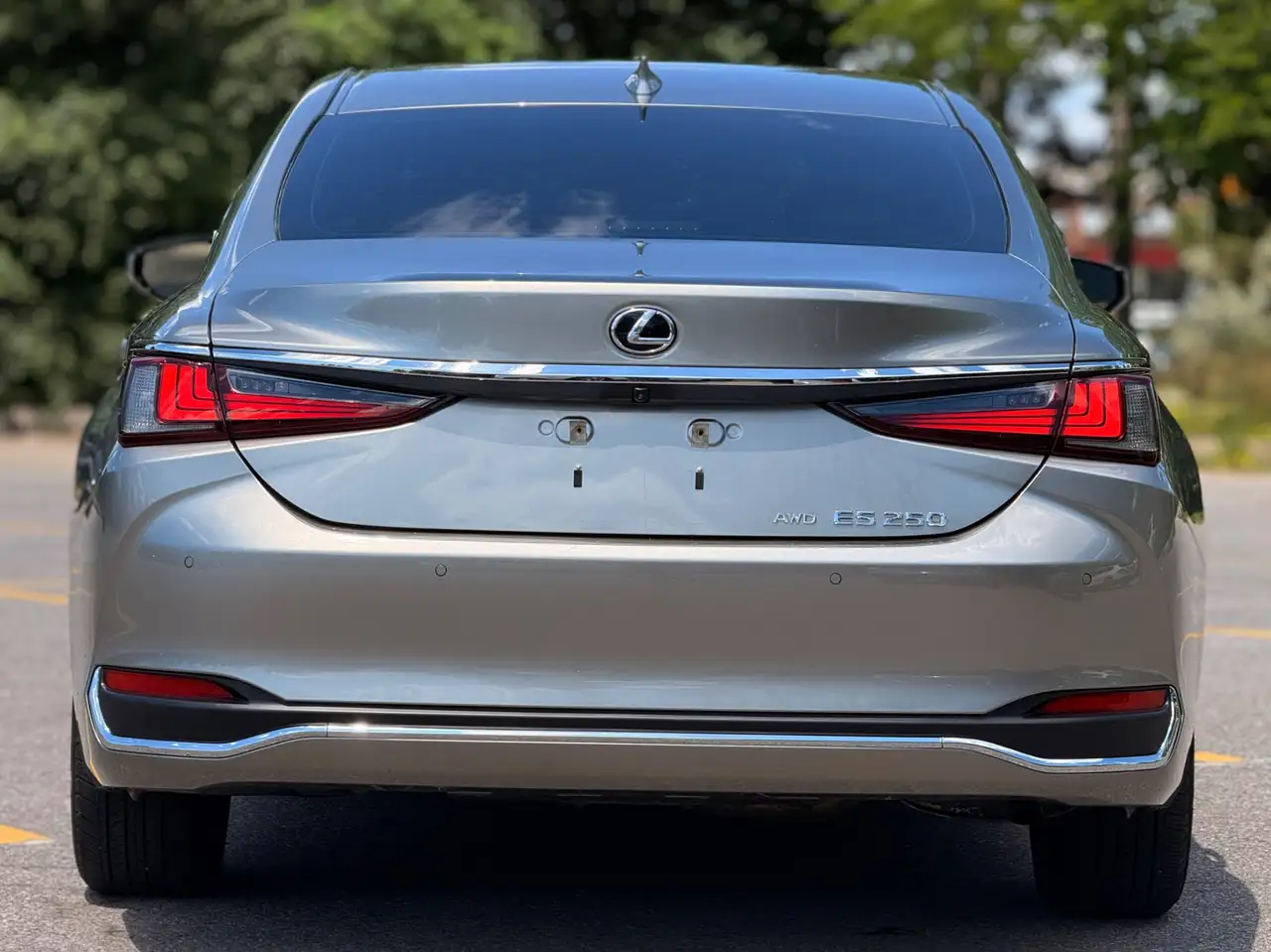Lexus ES photo Lexus ES