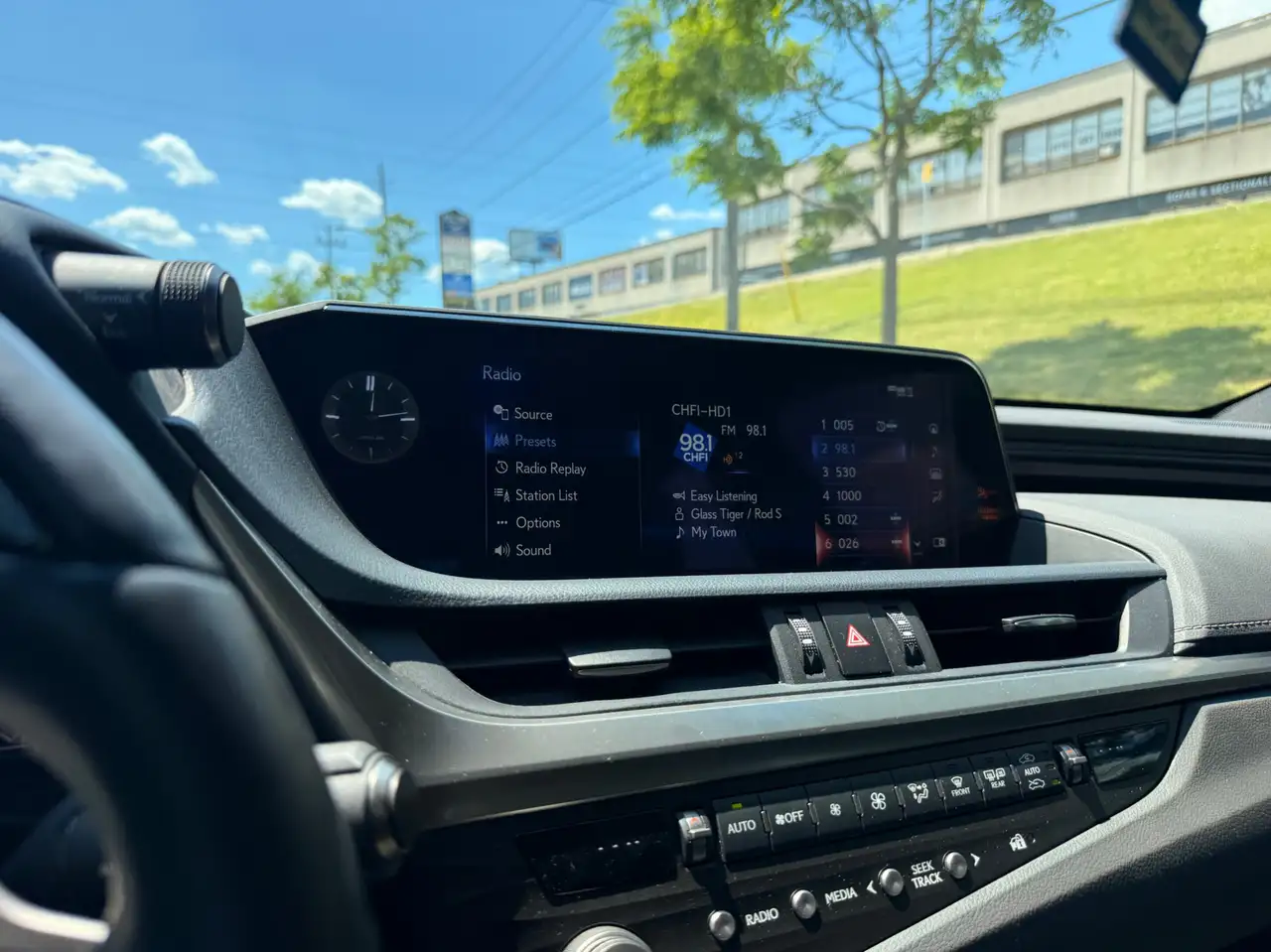 Lexus ES photo Lexus ES