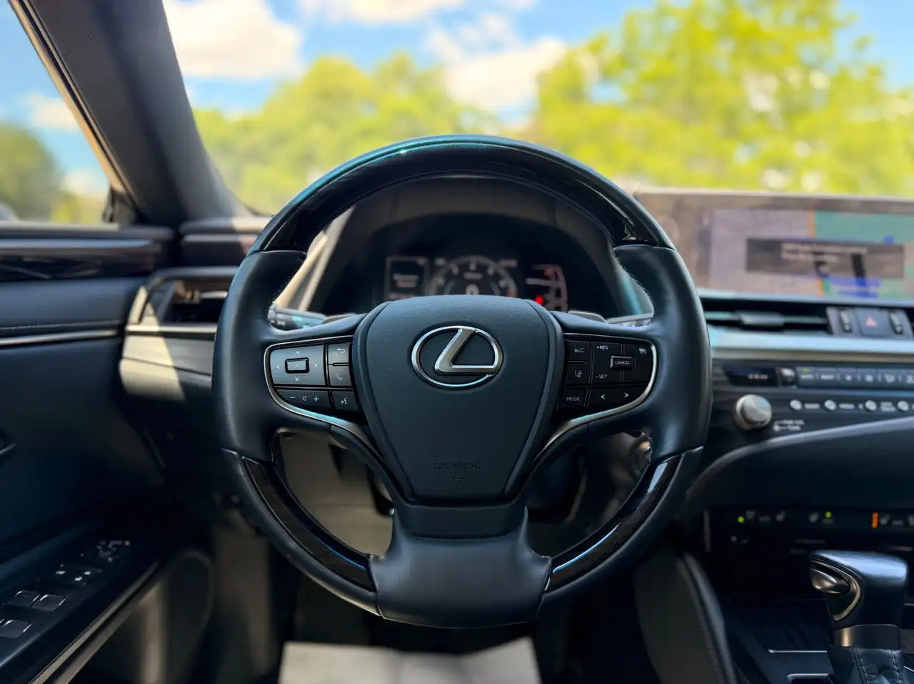 Lexus ES photo Lexus ES