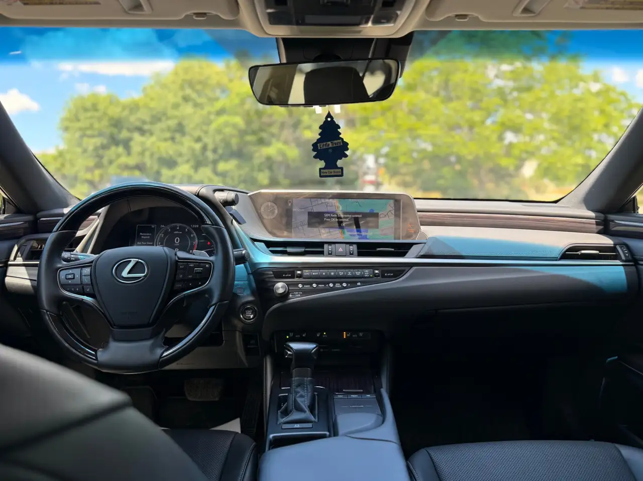 Lexus ES photo Lexus ES