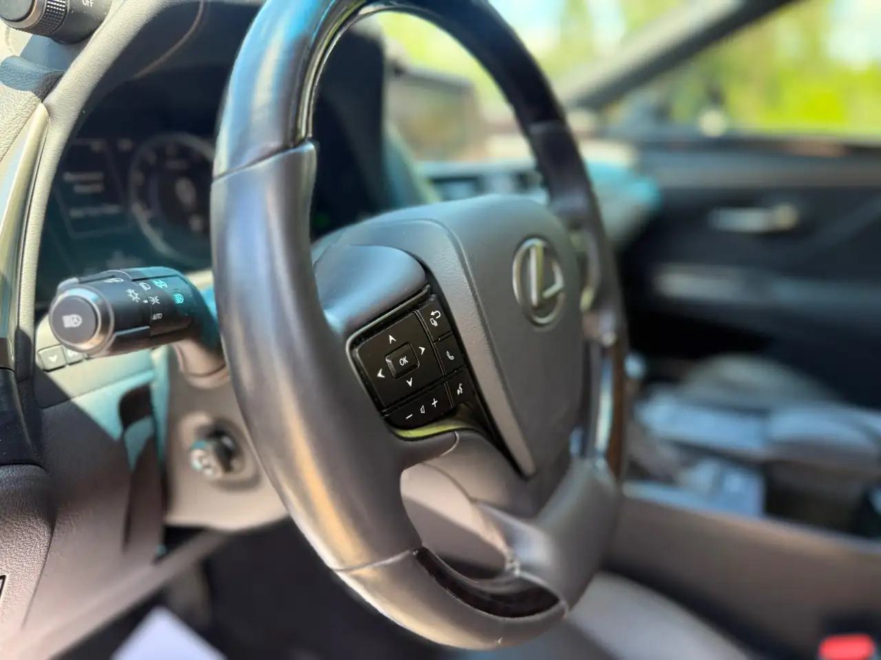 Lexus ES photo Lexus ES