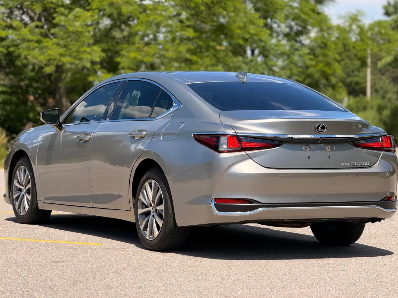 Lexus ES photo Lexus ES