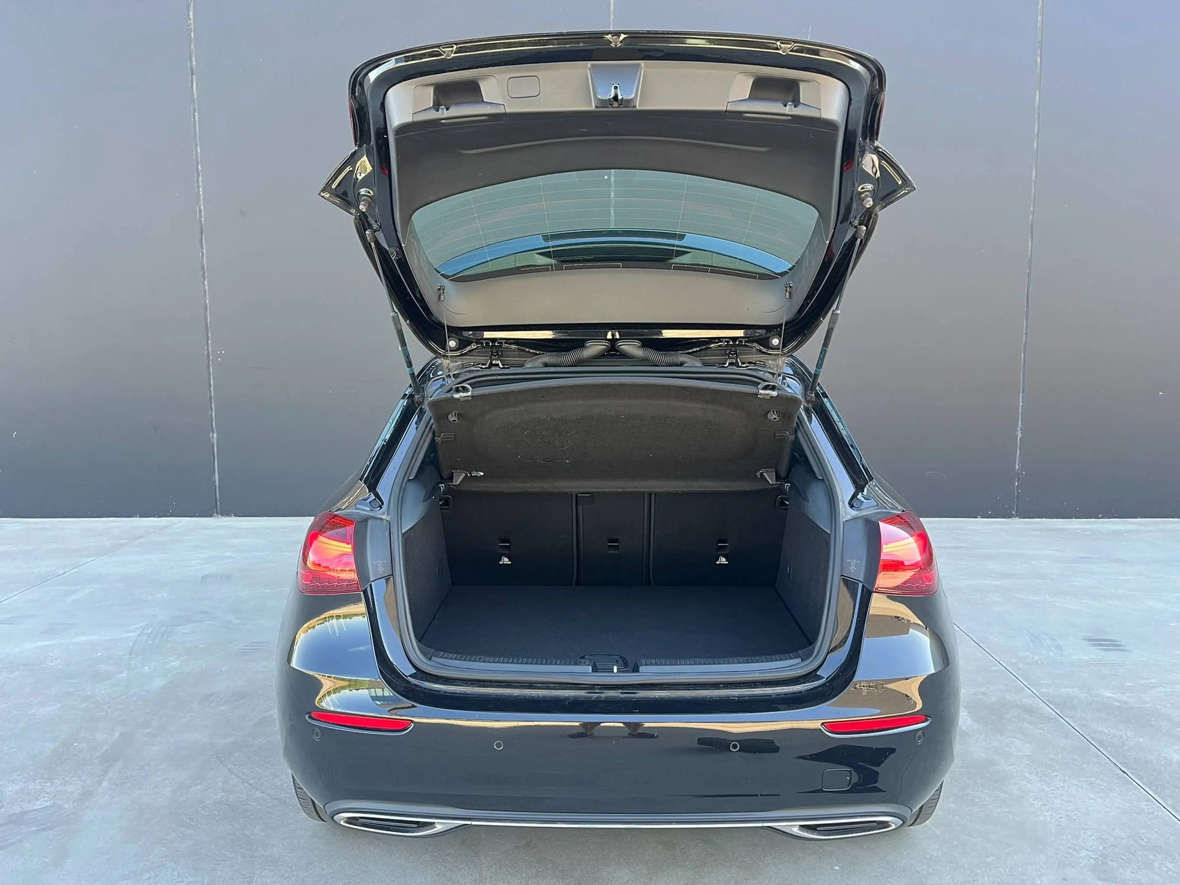 Mercedes-Benz A 250 e PHEV Luxury Line Combi-instrument Camera VerwarmdeComfortzetels Garantie — photo 11