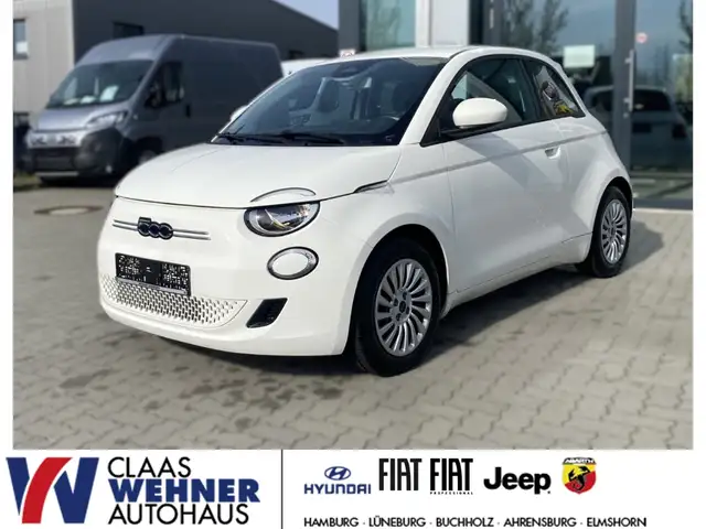 Fiat 500e *Apple Car Play *Keyless Go *Tempomat