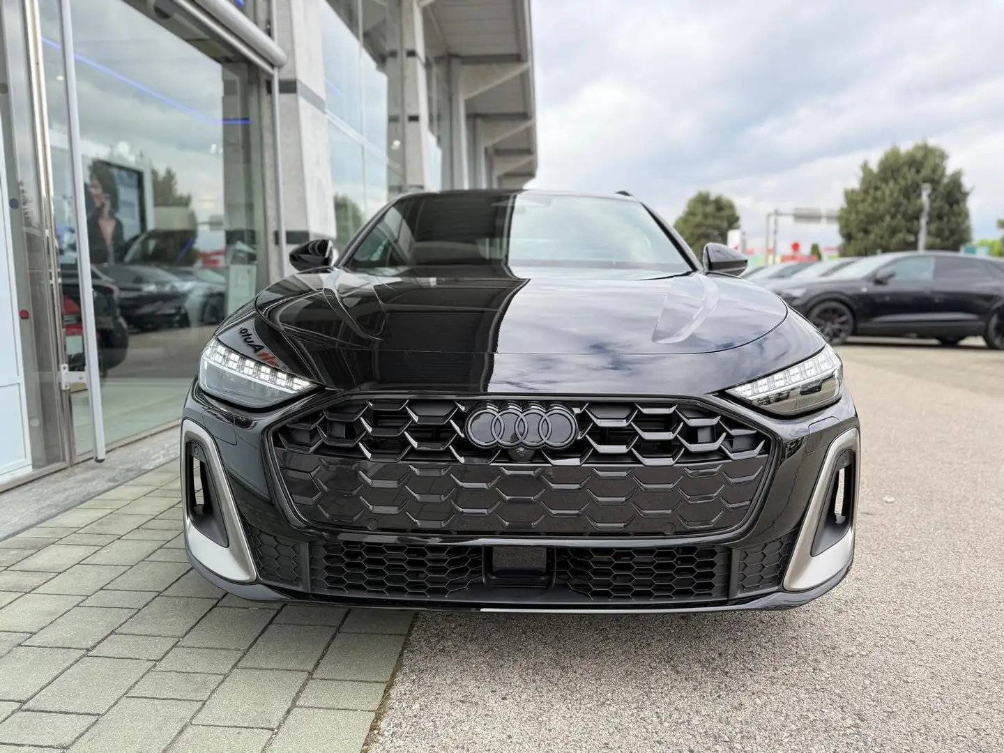 Audi A5 Avant S-LINE / 19" / LED / KAMERA / EDITION ONE Schwarz - 2