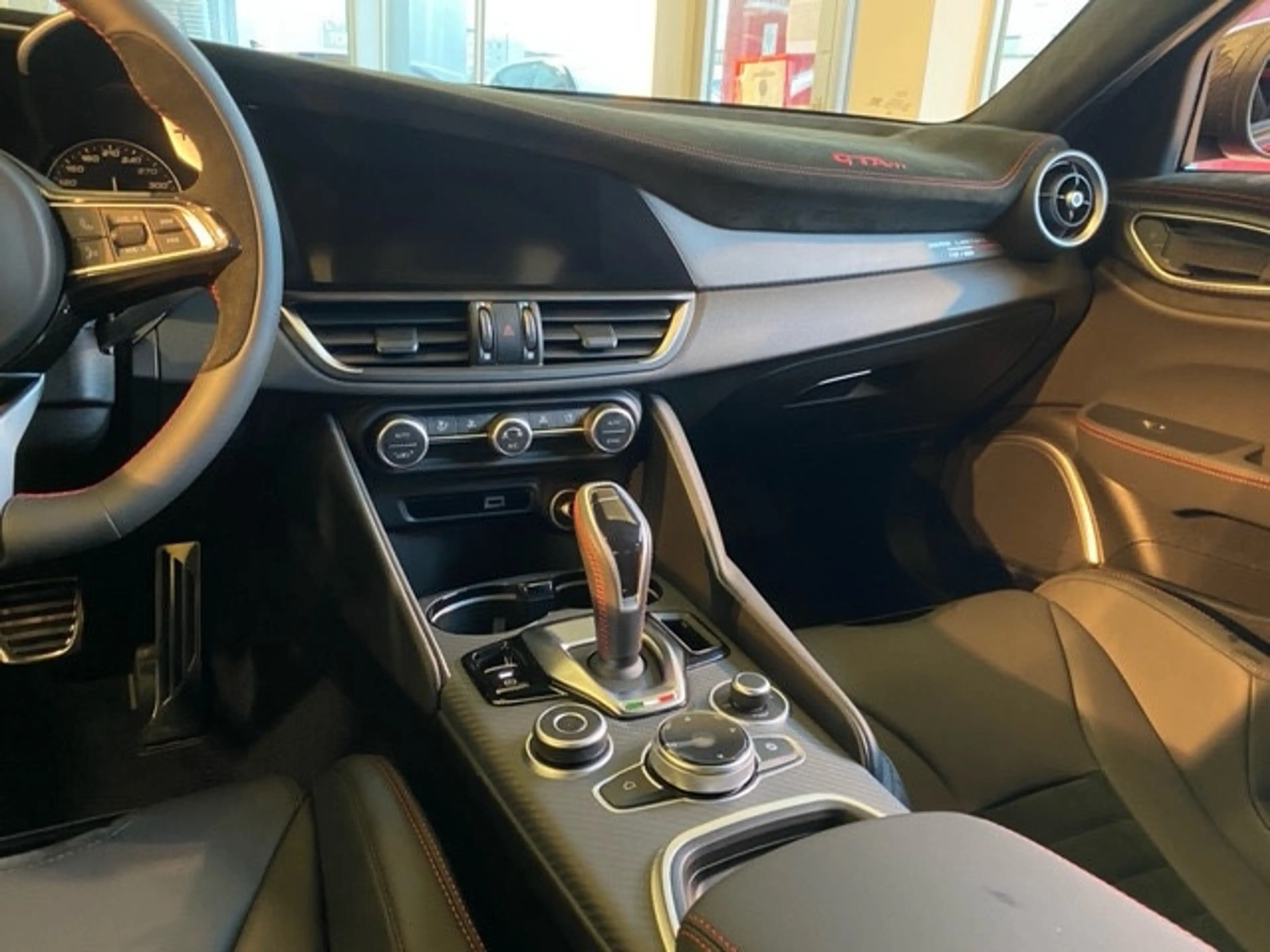 Alfa Romeo Giulia GTAm limit. Modell auf 500 EH — photo 14