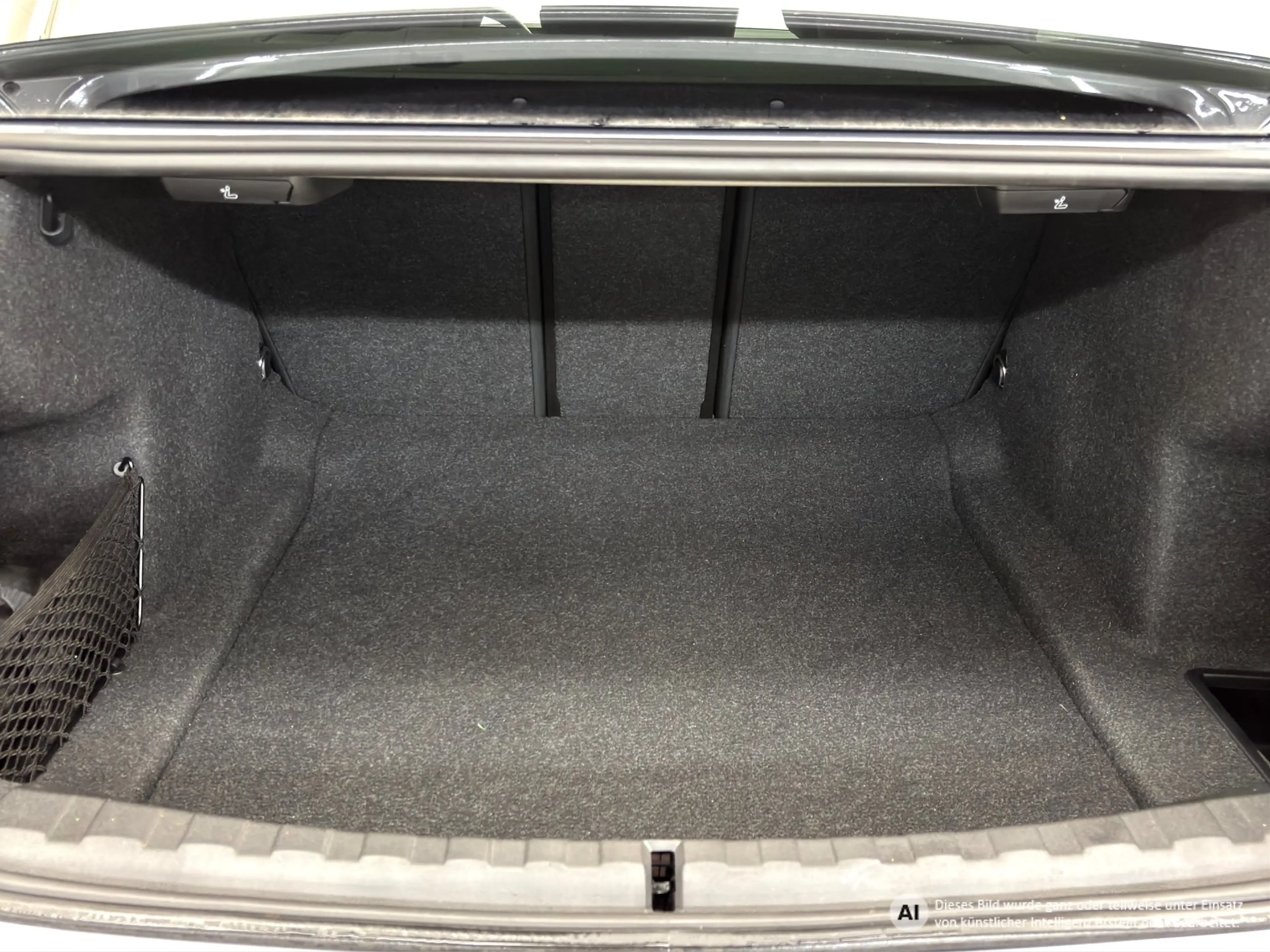 BMW 318 i Limousine [M Sport, HiFi, RFK, 18" LMR] — photo 13