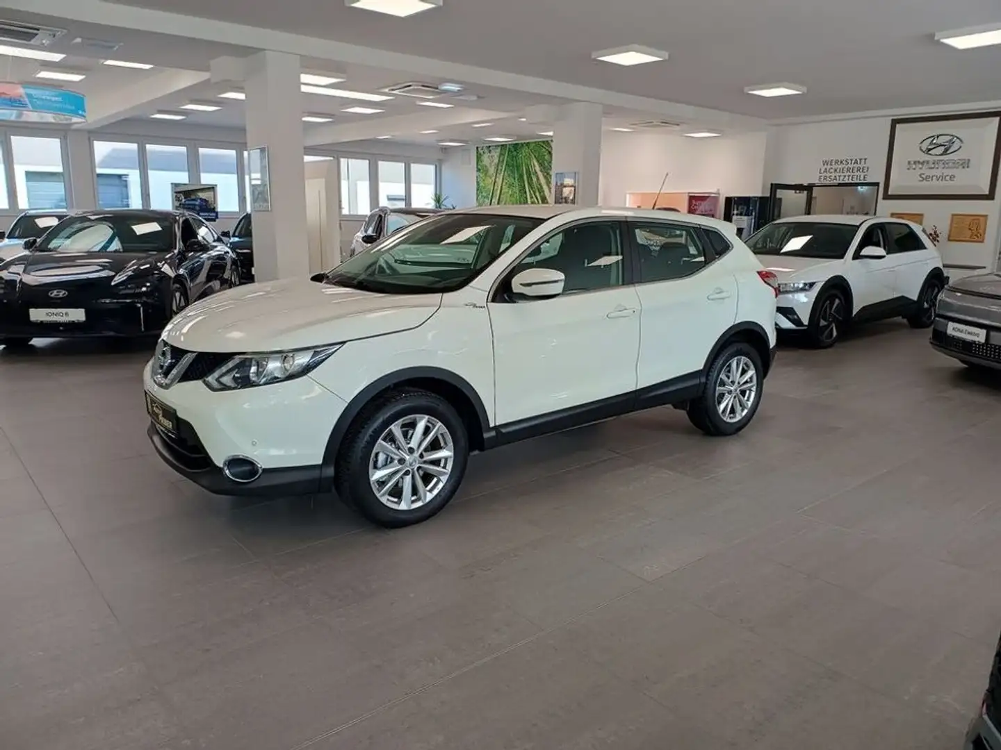 Nissan Qashqai Acenta 1,2 DIG-T *AHK*Navi*Tempomat* Weiß - 2