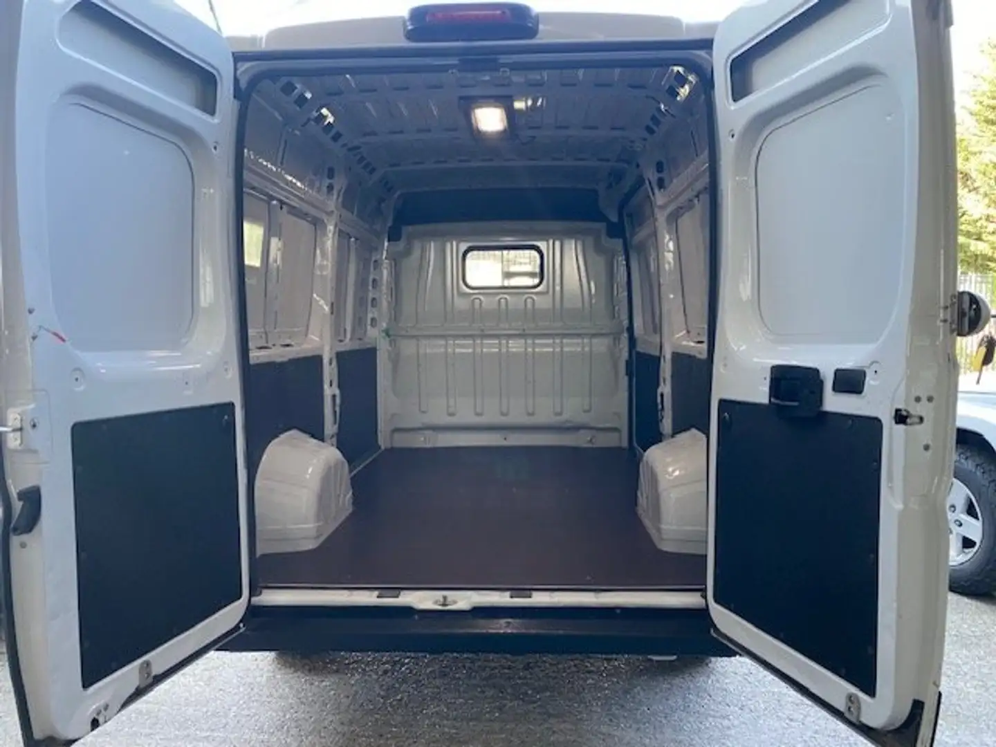 Fiat Ducato 33 2.3 MTJ 140 CV L2H2 Weiß - 2